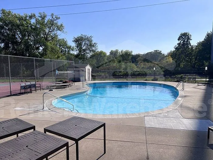 1304 W Medicine Lake Dr #118 — Photo 19