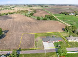 513 Harrison St, Welcome, MN 56181