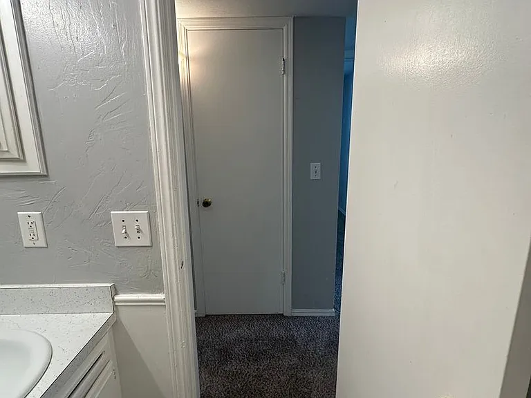 4844 Woodview Dr — Photo 26