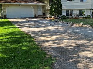 615 10th St, Somers, IA 50586
