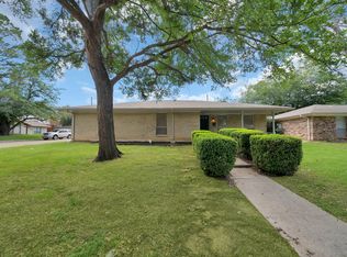 502 Pinebluff Dr, Lewisville, TX 75067