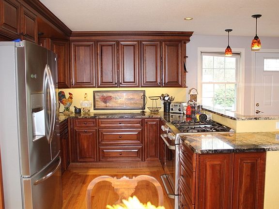 4th image of 178 Oak Hollow Rd