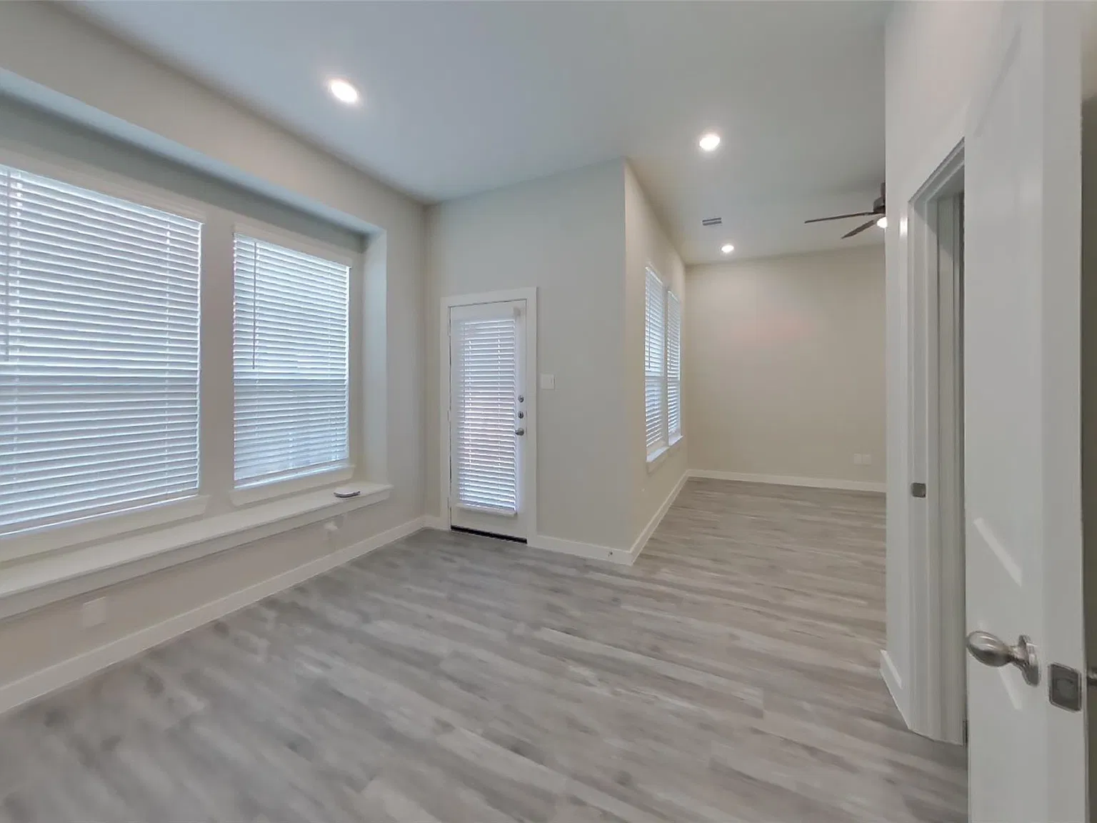 3 bed, 2.5 bath, 1464 sqft, $2,199 — Photo 4