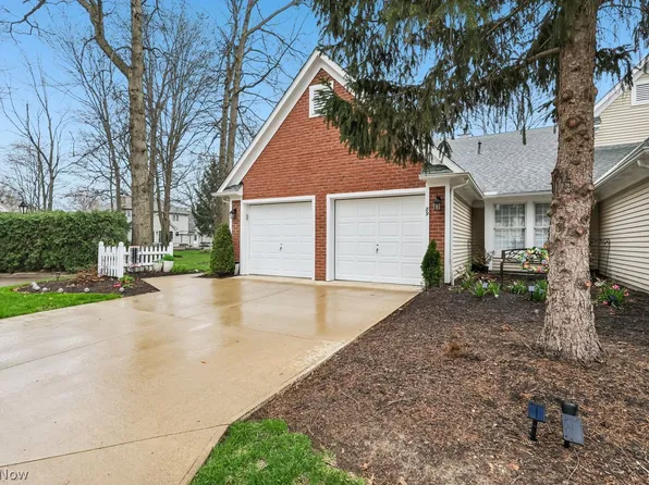 31825 Bayview Dr Unit 89, Avon Lake, OH 44012