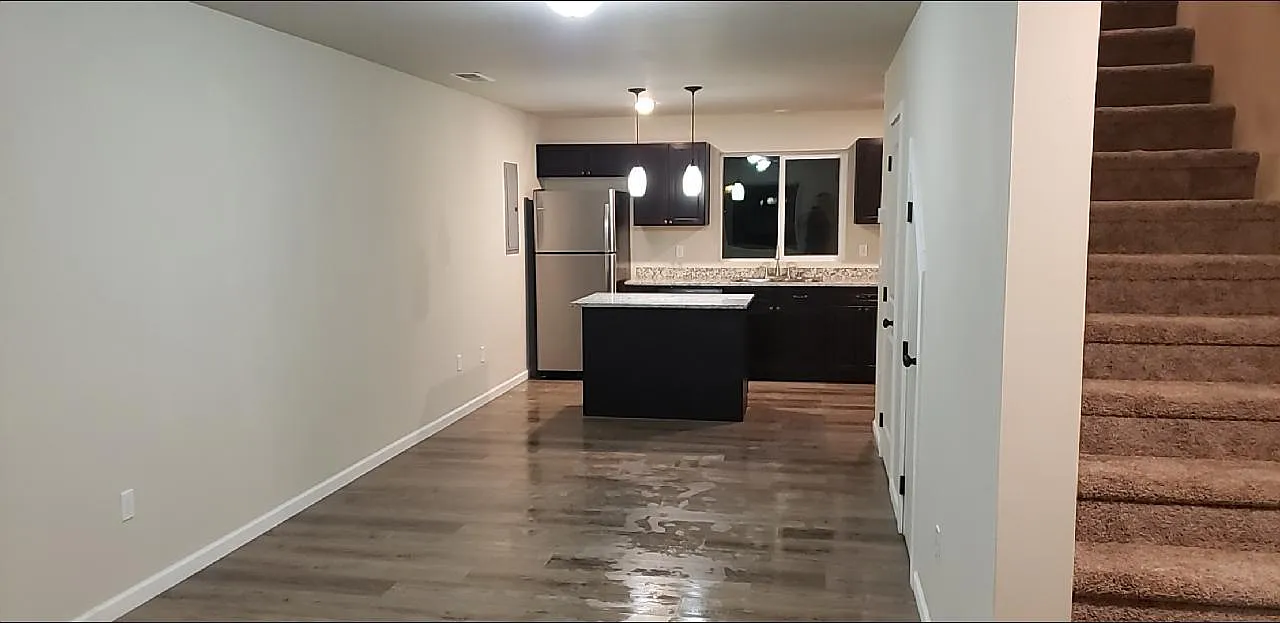 2 bed, 1.5 bath, 1050 sqft, $1,550 — Photo 4