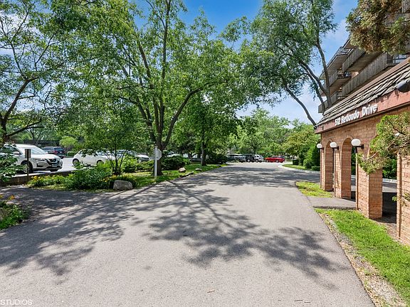 2nd image of 512 Redondo Dr APT 409