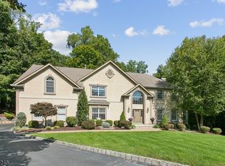 3 Angela Ct, North Caldwell, NJ 07006
