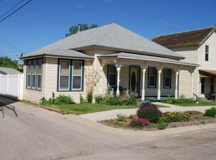 20 N Seneca Ave, Newcastle, WY 82701