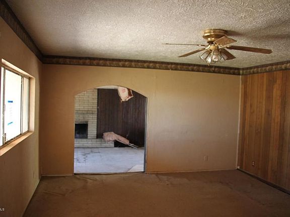3rd image of 11050 W Miami Ave