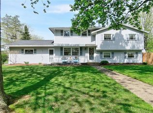 10 Sahara Dr, Rochester, NY 14624