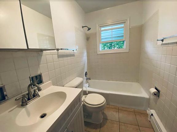 4th image of 276 Kathleen Dr #A