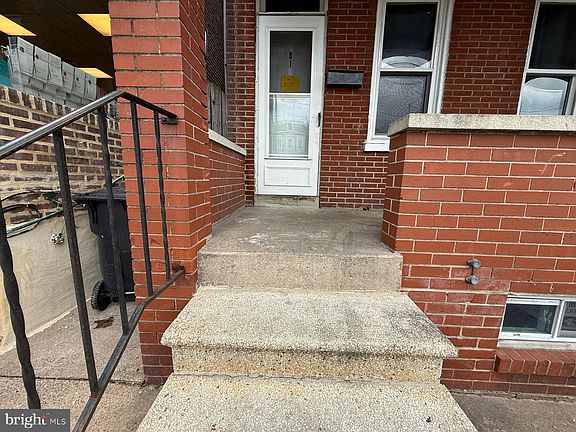 5th image of 1818 W 4th St