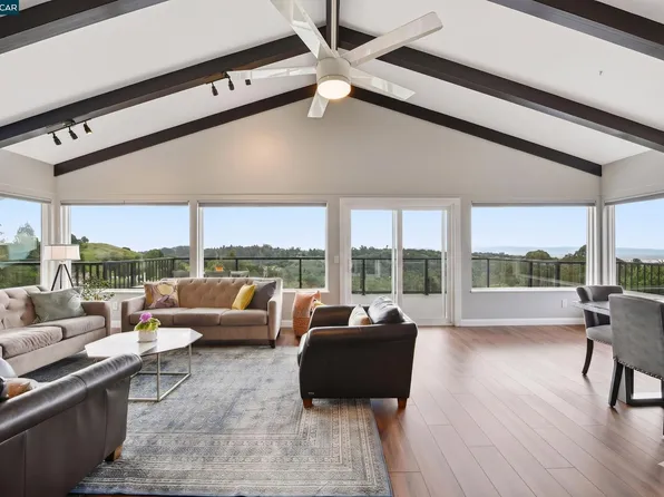 10570 Englewood Dr, Oakland, CA 94605