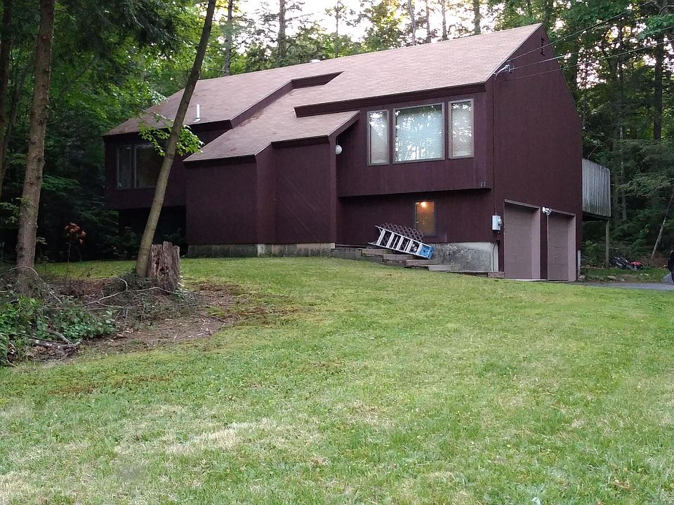 1st image of 11 Boxwood Cir