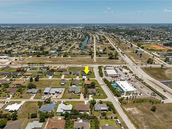3rd image of 819 SW 16th Ter