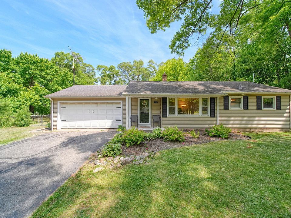 1st image of 228 McConnell Dr