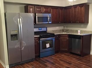 243 E Burlington St #1, Riverside, IL 60546