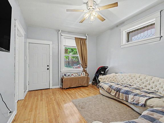5th image of 4008 Fir St