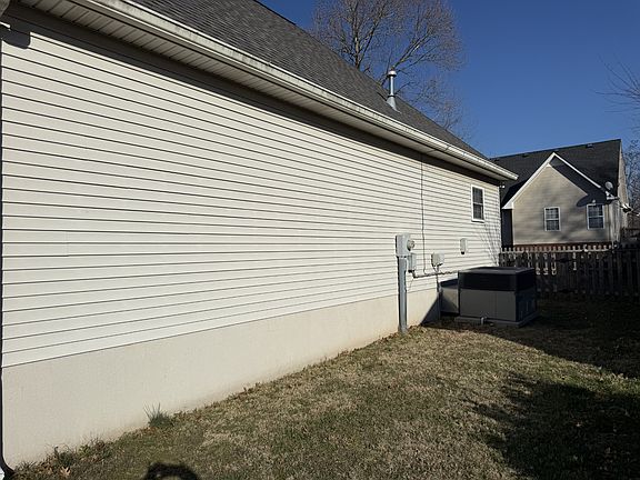 5th image of 128 Fieldstone Ln