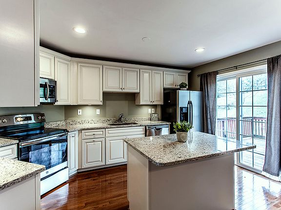 4th image of 3411 Orange Grove Ct