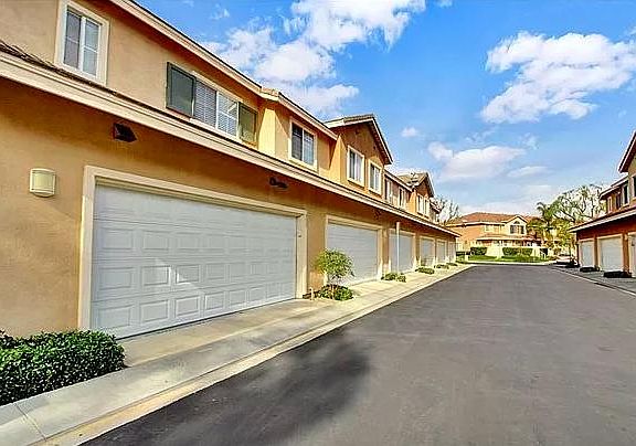 2nd image of 953 S Prescott Pl