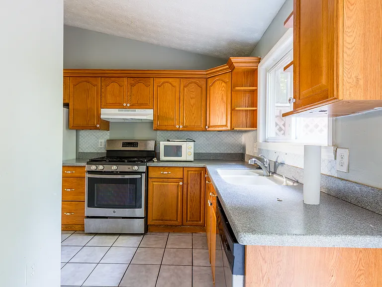 3061 Meadow Wood Ct — Photo 4