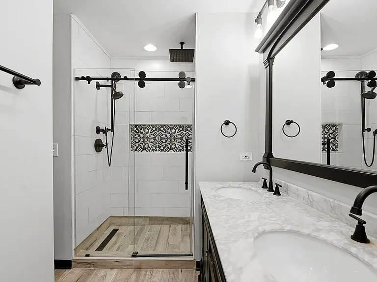619 N Racine Ave #1 — Photo 8