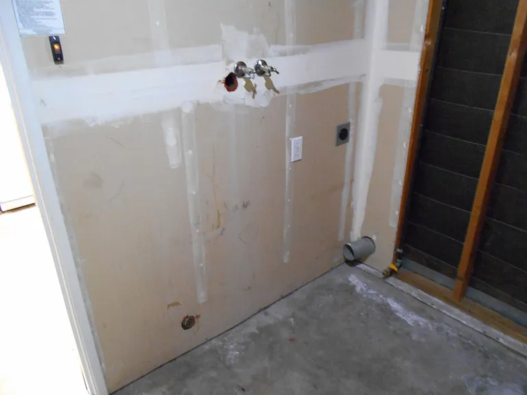 In-Garage Laundry Hookups (Gas or Electric)