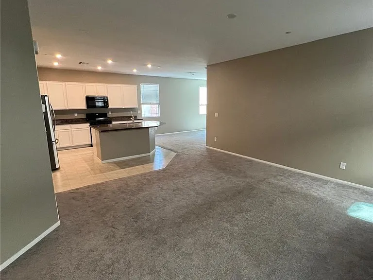 6071 Castle Gardens Ave — Photo 4