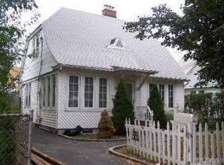 9 Saint James Pl, Hempstead, NY 11550