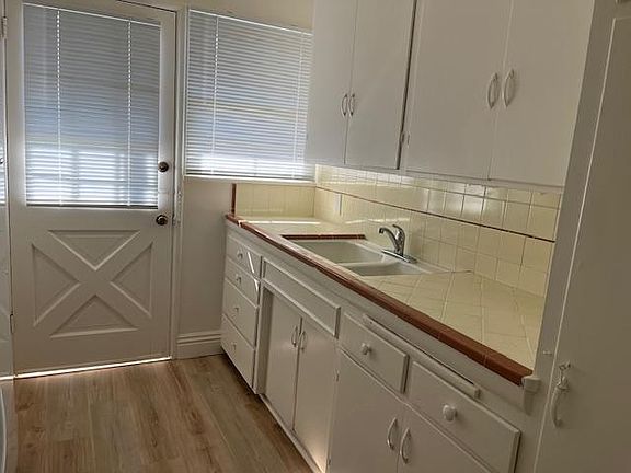 5th image of 3370 Barham Blvd #3370