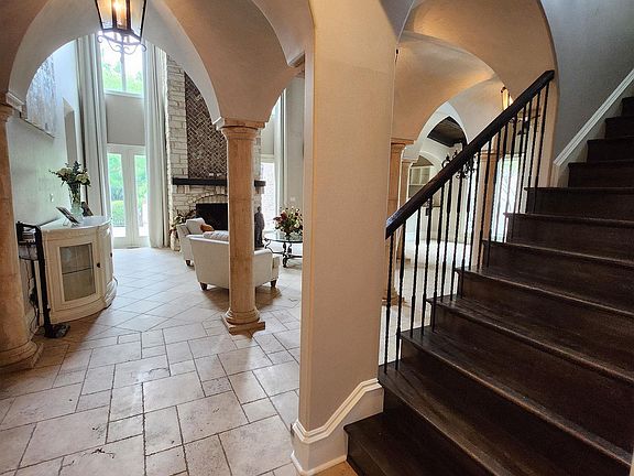 5th image of 11 Lascala Ct