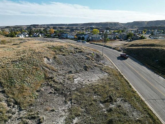 3rd image of 690 Elgin Hill Rd