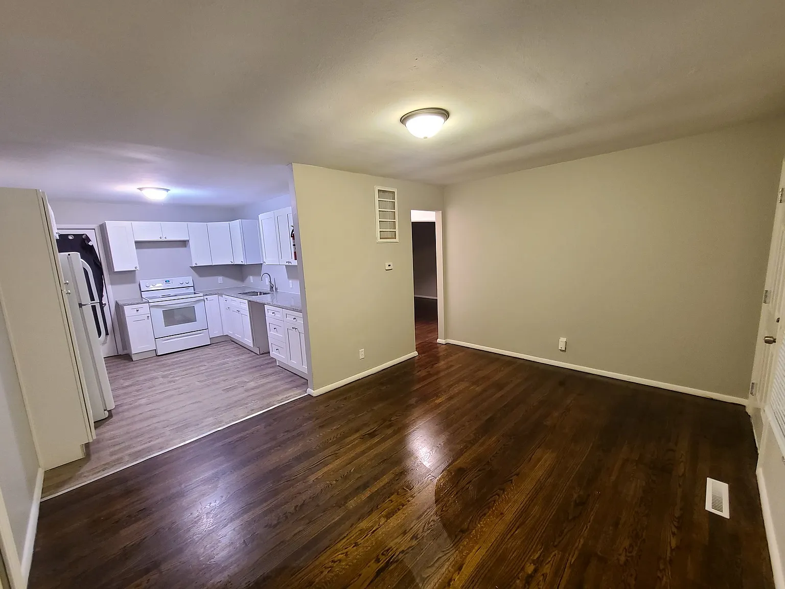 2 bed, 1.0 bath, 650 sqft, $1,085 — Photo 4