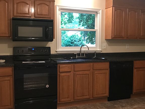 Eat-In-Kitchen equipped with New Appliances, Refrigerator, D