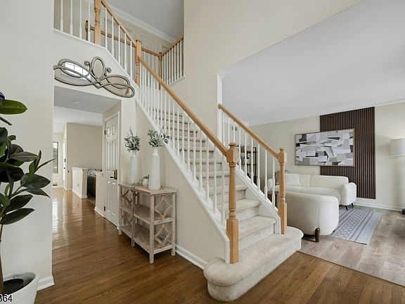 2nd image of 48 Glen Eagles Rd