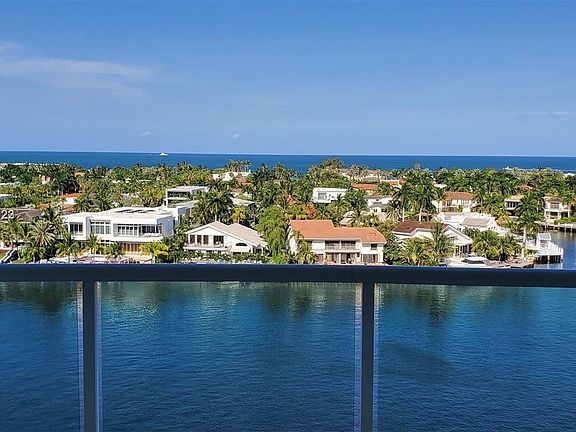 3rd image of 20201 E Country Club Dr APT 909