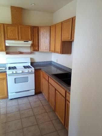 2nd image of 314 Monterey St #4