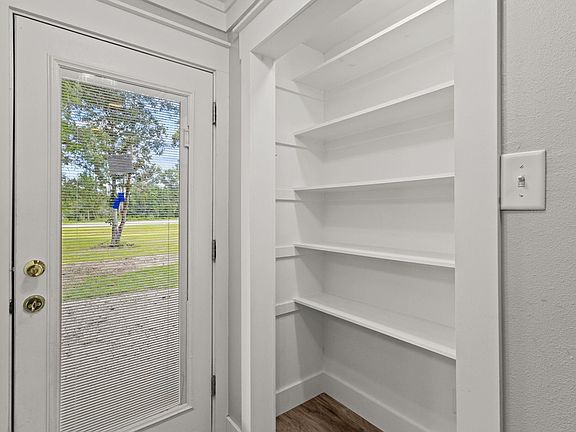 5th image of 10848 Sandy Ln