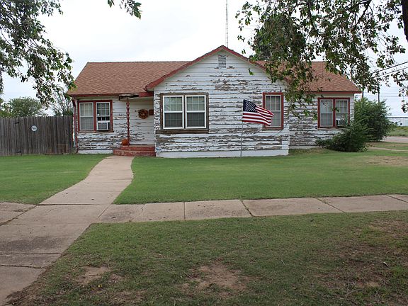 3rd image of 423 N Gaines Ave
