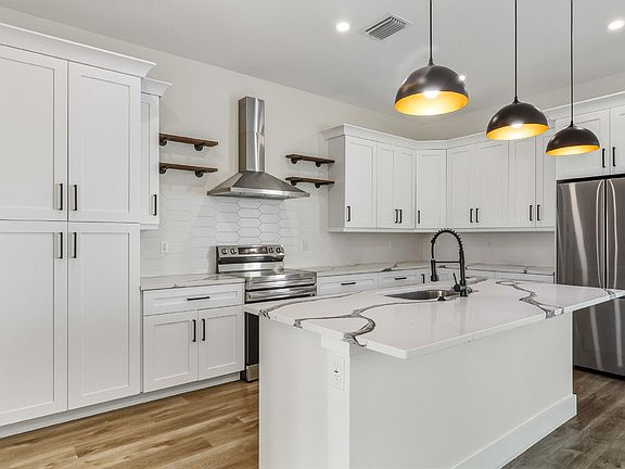3rd image of 120 E Gladys St Unit 1