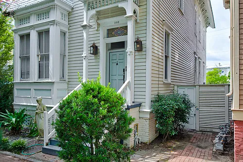205 E Park Ave #C Photo 1