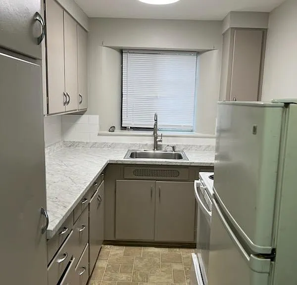727 S Adams St #6 — Photo 1