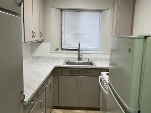 727 S Adams St #6, Spokane, WA 99204