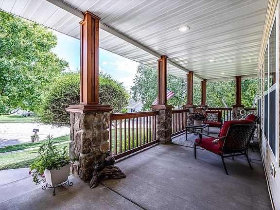 4th image of 219 Fischer Dr