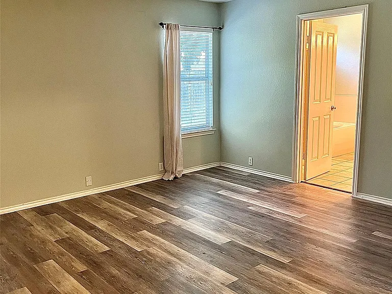 2117 Kimra Ln — Photo 12