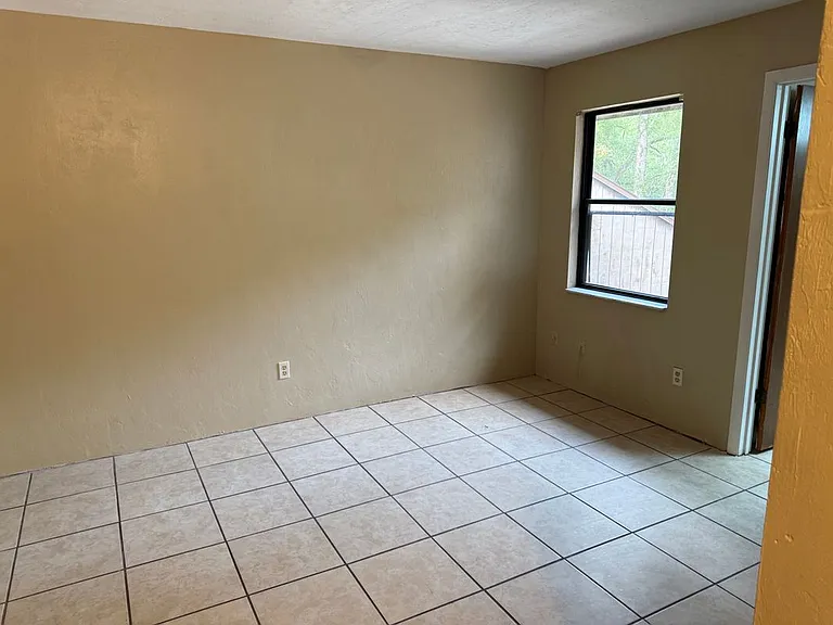 4304 SW 70th Ter #B — Photo 6
