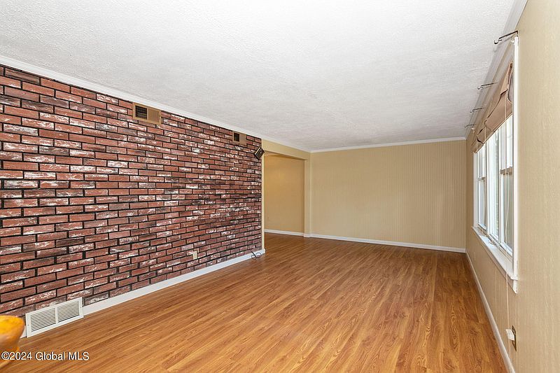 5th image of 1021 Obrien Avenue