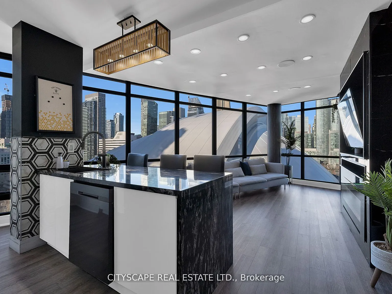 3 bed, $4,300 — Photo 2