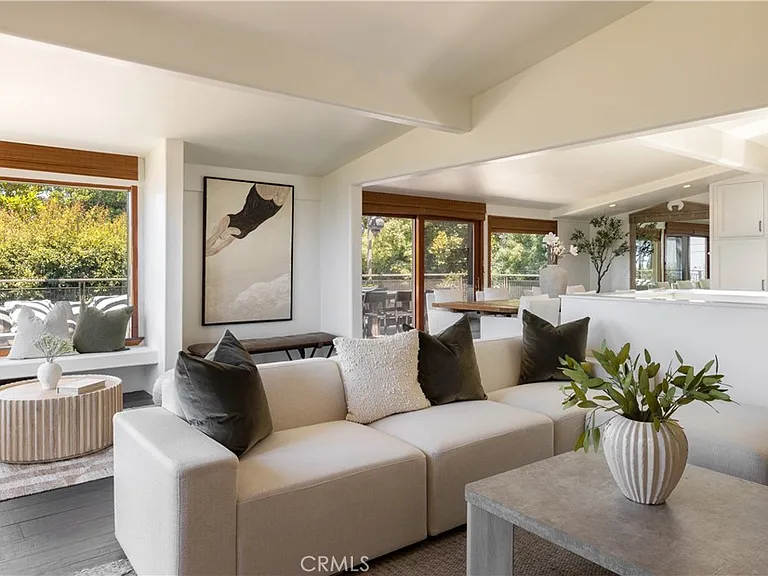 575 Center St — Photo 4